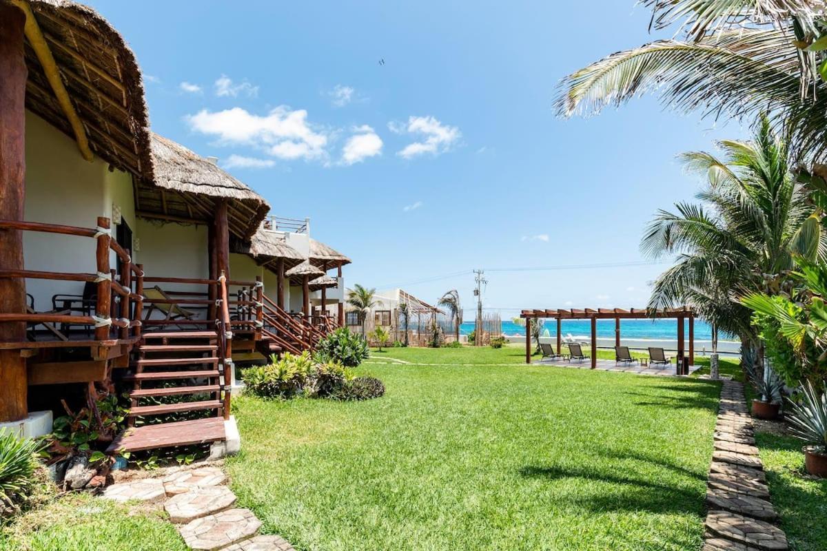 Villa With Ocean View, Pool, Restaurant And Rooftop อิสลามูเฮเรส ภายนอก รูปภาพ